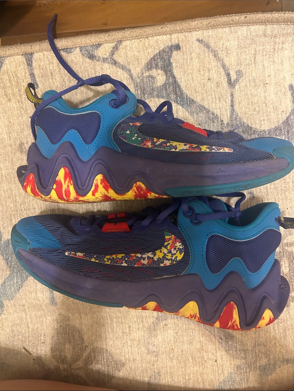 Giannis Nike Kids Blue Multicolor Wave-Pattern Basketball Sneakers
